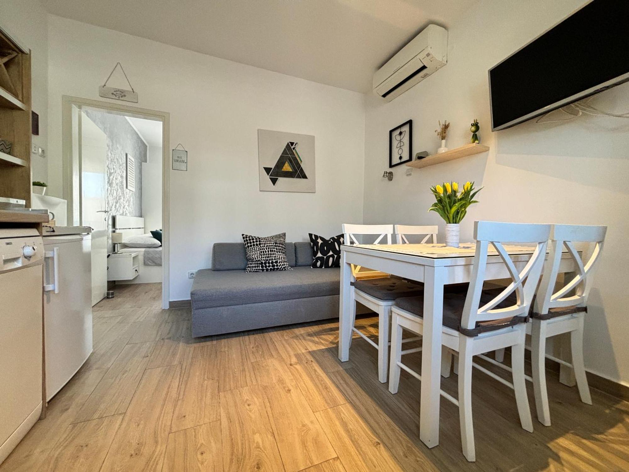 Sea & Sun Apartments Tučepi エクステリア 写真